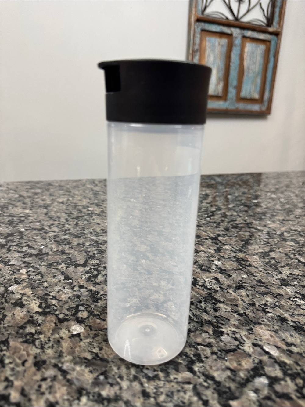 Tupperware Clear Pour condiment Bottle with Black Flip Top Lid NWOT